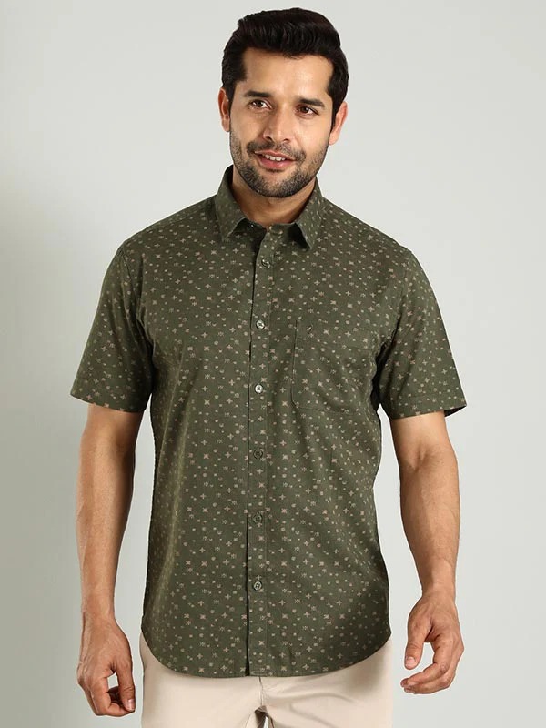 Indian Terrain Men's Regular Fit Half Sleeve All Over Print Green Shirt
